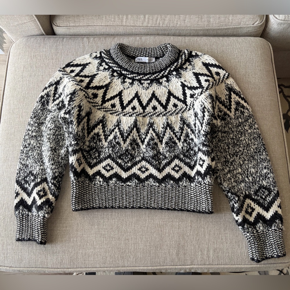 Zara Black and White Patterned Turtleneck Sweater